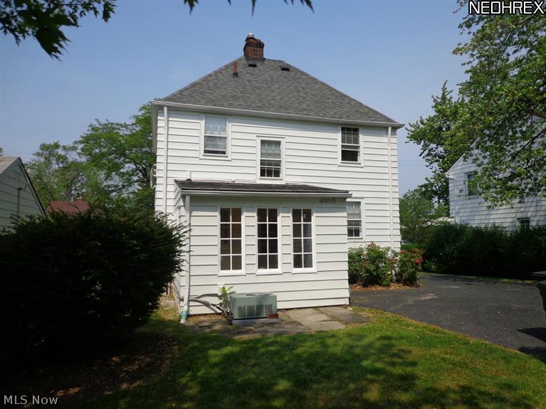 1499 Edgefield Road Lyndhurst, OH 44124 - Photo 19 of 24