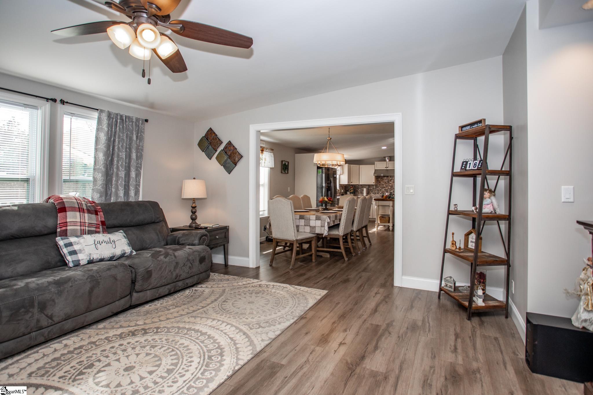 504 New Harrison Bridge Road Simpsonville, SC 29680 - Photo 4 of 34
