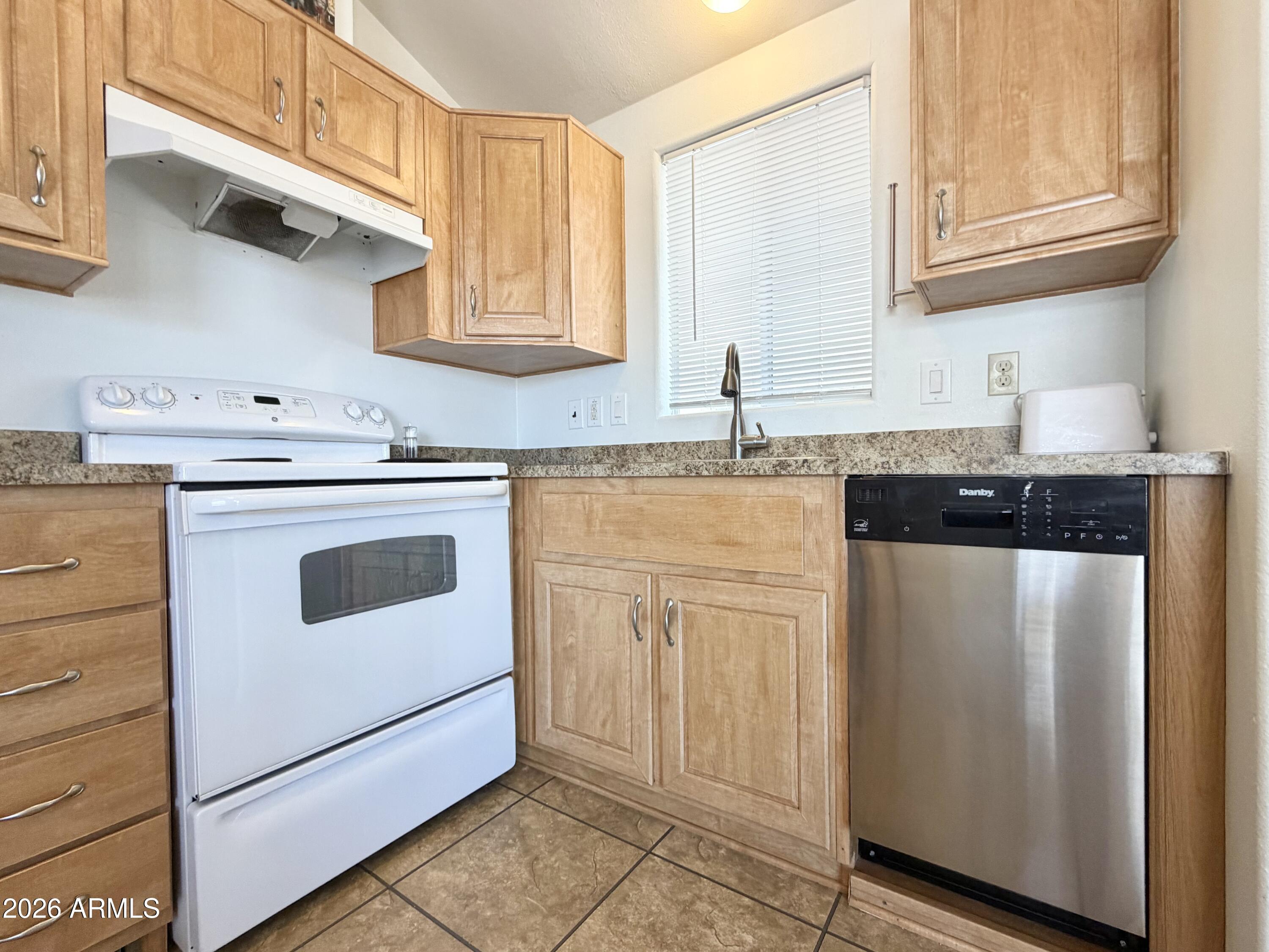111 South Greenfield Road, Unit 244 Mesa, AZ 85206 - Photo 37 of 69 LOOK! A DISHWASHER!