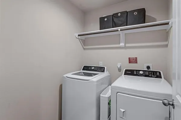 $2,250 | 518 Poppy Field Court, Rosharon, TX 77583