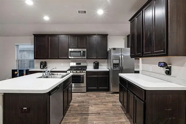 $2,250 | 518 Poppy Field Court, Rosharon, TX 77583