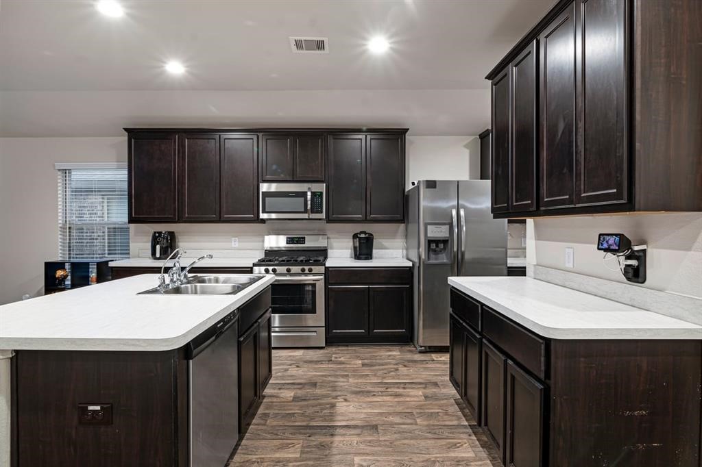 518 Poppy Field Court Rosharon, TX 77583 - Photo 8 of 25