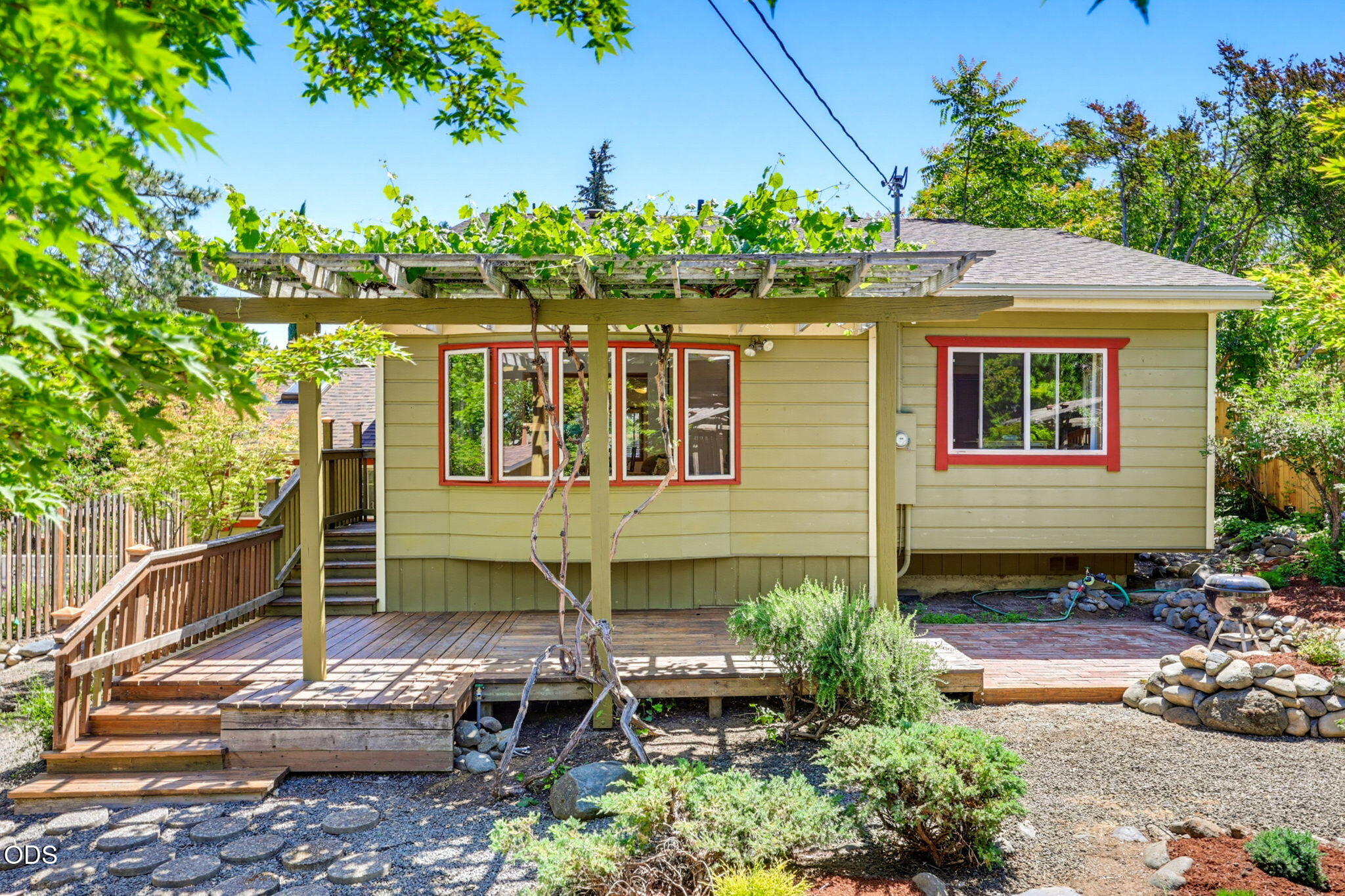 75 Dewey Street Ashland, OR 97520 - Photo 31 of 50