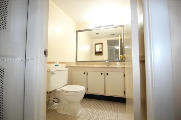 $1,800 | 17890 West Dixie Highway, Unit 519, North Miami Beach, FL 33160