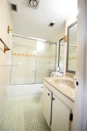 $1,800 | 17890 West Dixie Highway, Unit 519, North Miami Beach, FL 33160