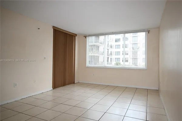 $1,800 | 17890 West Dixie Highway, Unit 519, North Miami Beach, FL 33160