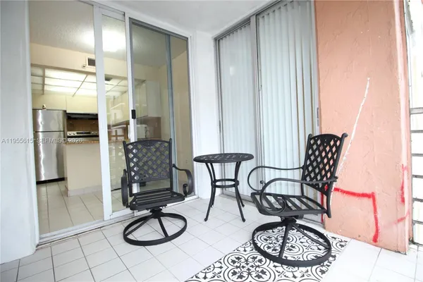 $1,800 | 17890 West Dixie Highway, Unit 519, North Miami Beach, FL 33160
