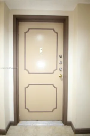 $1,800 | 17890 West Dixie Highway, Unit 519, North Miami Beach, FL 33160