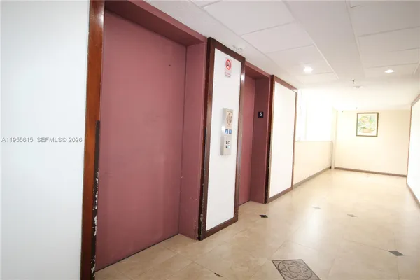 $1,800 | 17890 West Dixie Highway, Unit 519, North Miami Beach, FL 33160