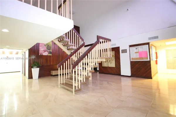 $1,800 | 17890 West Dixie Highway, Unit 519, North Miami Beach, FL 33160