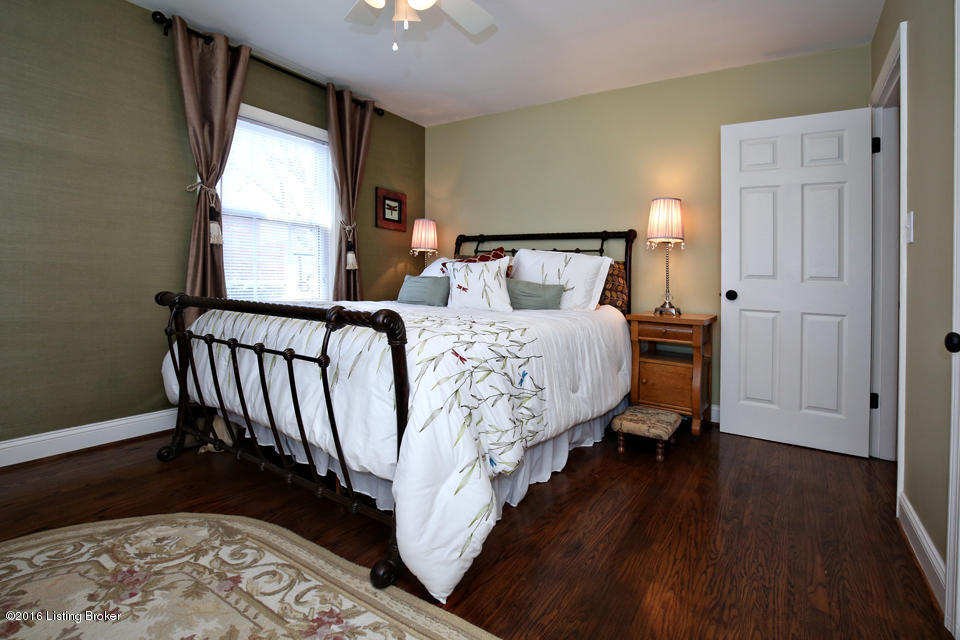 4533 Fox Run Road Louisville, KY 40207 - Photo 11 of 41 5.5" baseboard, Ceiling Light Fan