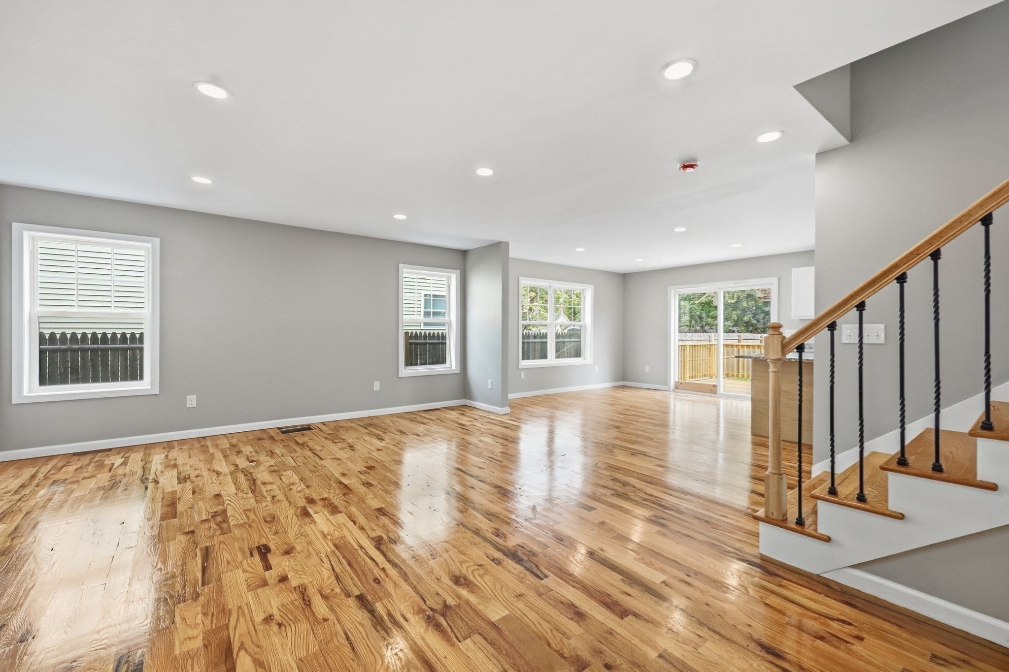 193 Hancock Street Springfield, MA 01109 - Photo 9 of 33 Gallery Image 9