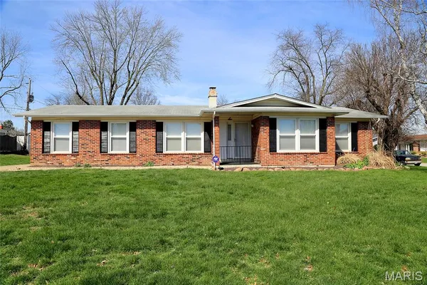 $299,900 | 6 Tori Ann Drive, St. Peters, MO 63376