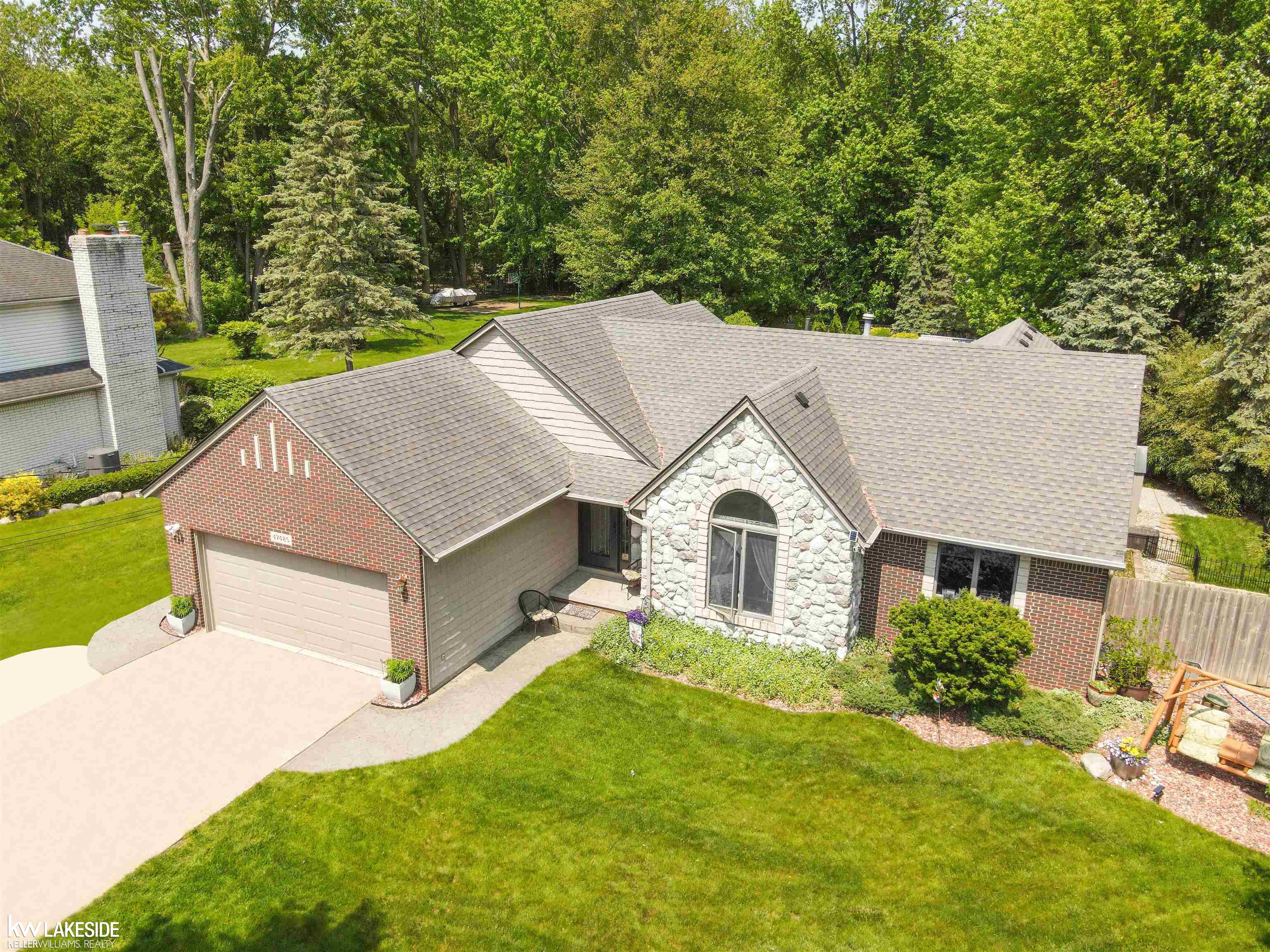 47485 Sugarbush Road Chesterfield, MI 48047 - Photo 2 of 39