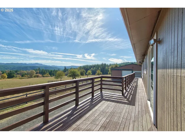 a view of sitting space and city view