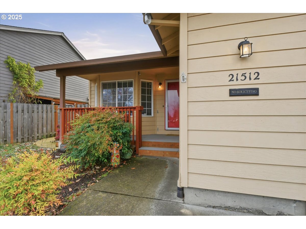 21512 Southwest Jay Street Beaverton, OR 97003 - Photo 3 of 29