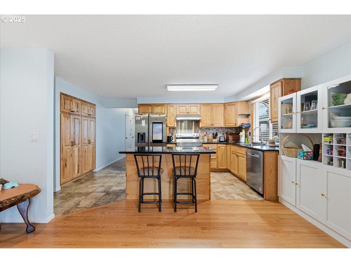 21512 Southwest Jay Street Beaverton, OR 97003 - Photo 8 of 29