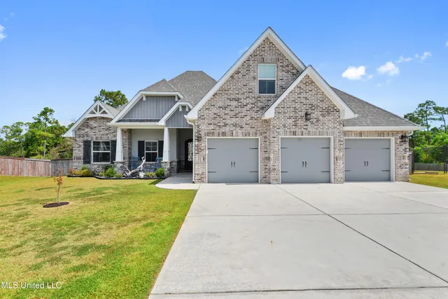 $592,000 | 2962 Juliette Drive, Ocean Springs, MS 39564