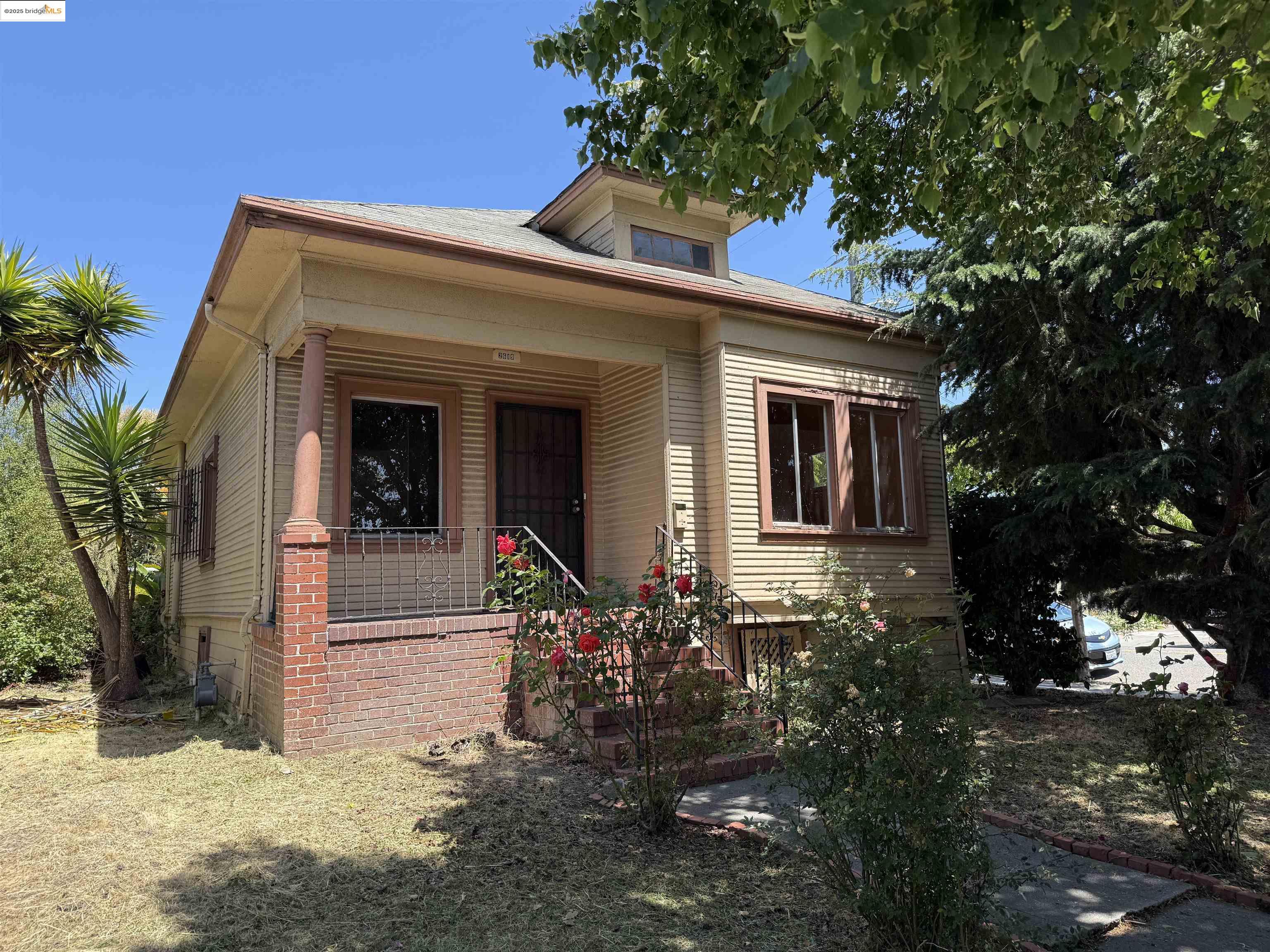 a view of house with outdoor space