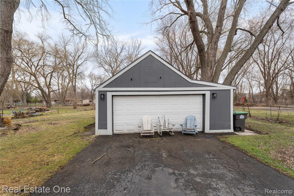 26170 Wick Road Taylor, MI 48180 - Photo 3 of 16