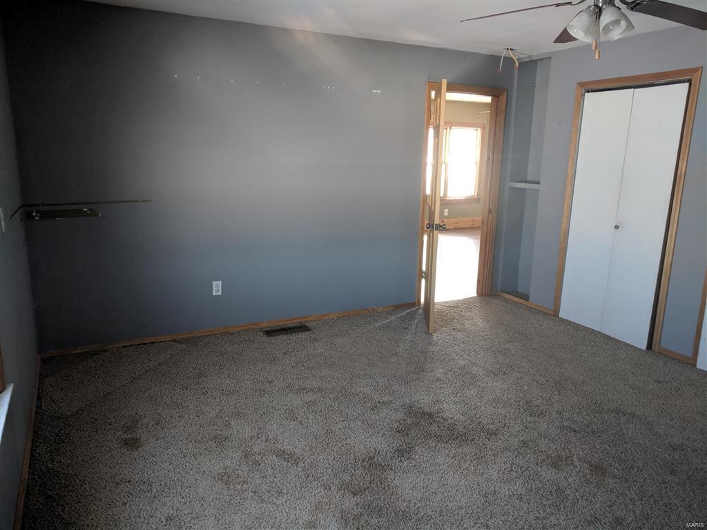 21448 West County Road Jerseyville, IL 62052 - Photo 14 of 21 Gallery Image 14