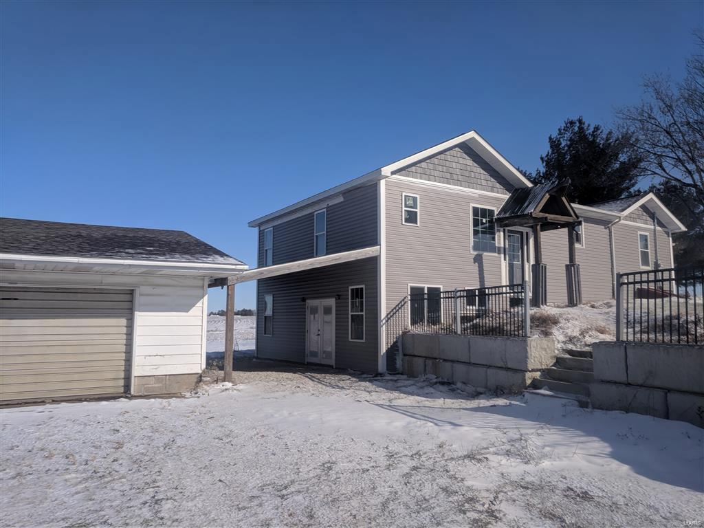 21448 West County Road Jerseyville, IL 62052 - Photo 3 of 21 Gallery Image 3
