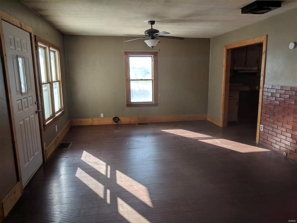 21448 West County Road Jerseyville, IL 62052 - Photo 8 of 21 Gallery Image 8