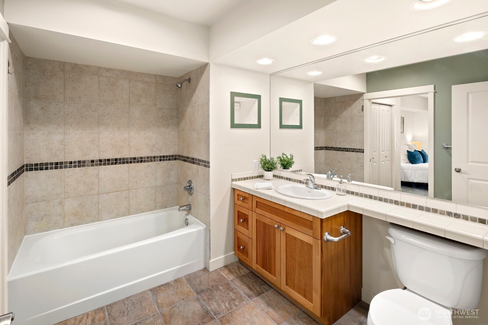 1545 Northwest 57th Street, Unit 422 Seattle, WA 98107 - Photo 16 of 30