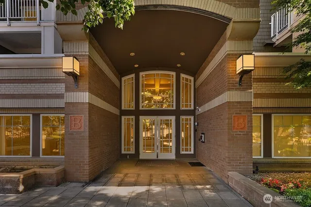 $399,000 | 1545 Northwest 57th Street, Unit 422, Seattle, WA 98107