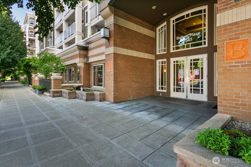 1545 Northwest 57th Street, Unit 422 Seattle, WA 98107 - Photo 3 of 30