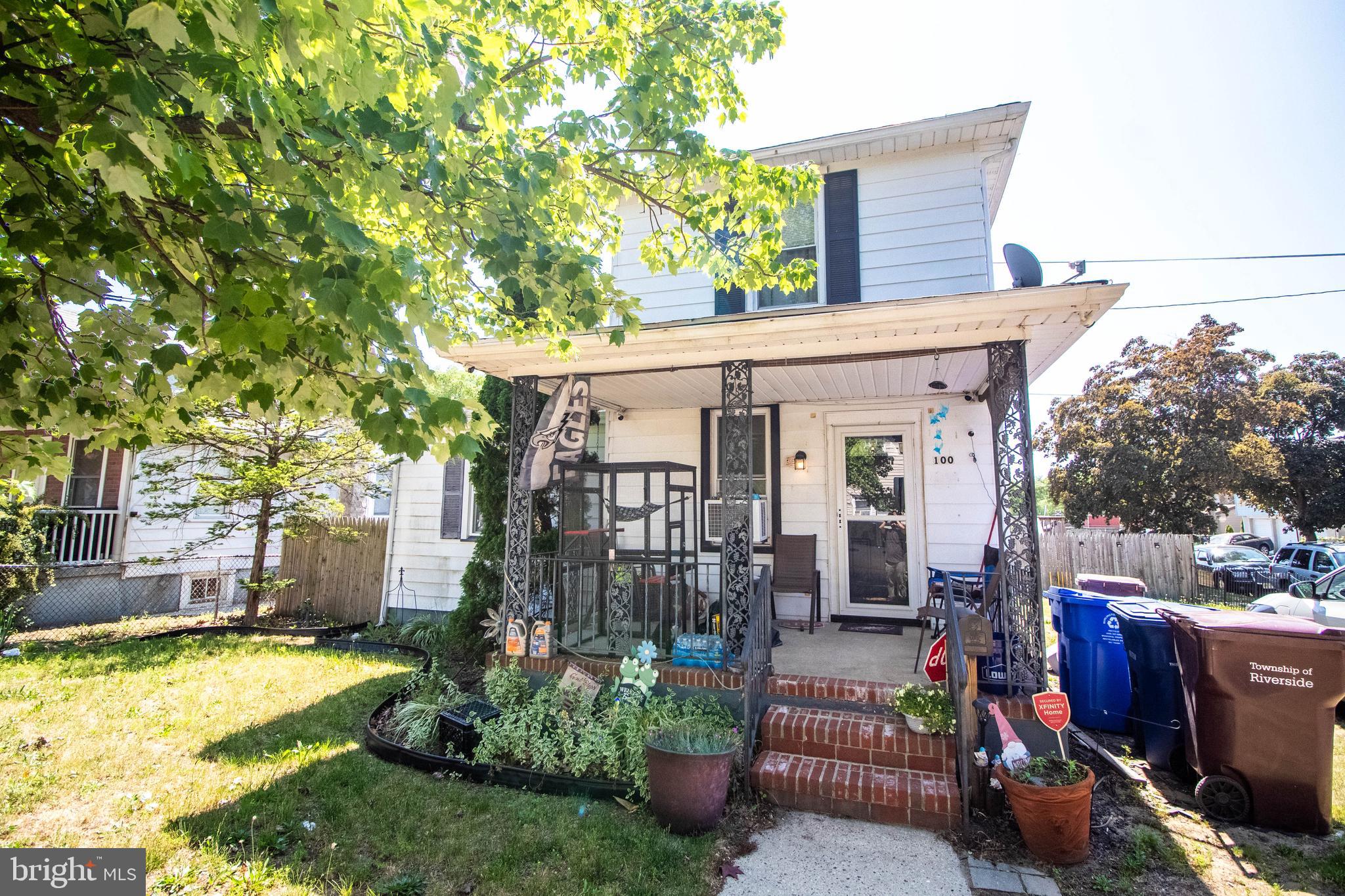 100 Grant Street Riverside, NJ 08075 - Photo 2 of 34 a view of a house with backyard and sitting area