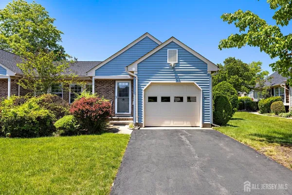 $399,000 | 10A Alexander Hamilton Court, Unit A, Monroe Township, NJ 08831