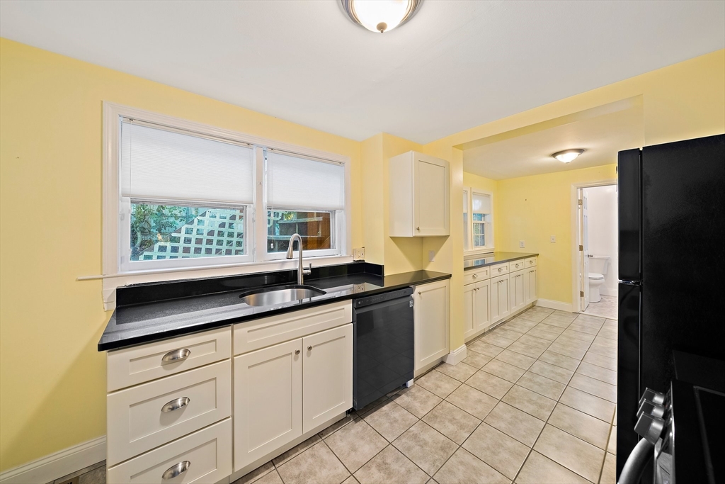 3 Revere Court Canton, MA 02021 - Photo 4 of 32