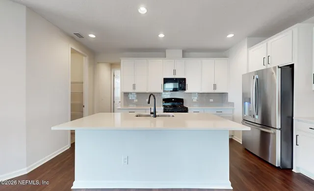 $2,300 | 2077 Amberly Drive, Middleburg, FL 32068