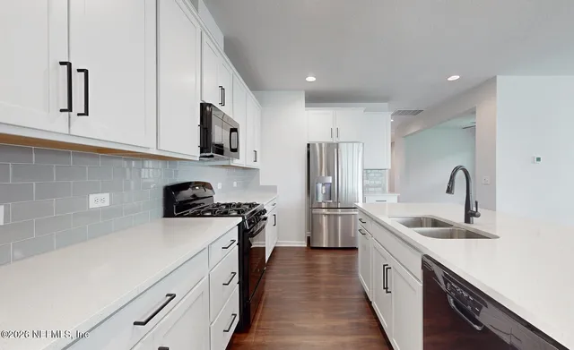 $2,300 | 2077 Amberly Drive, Middleburg, FL 32068