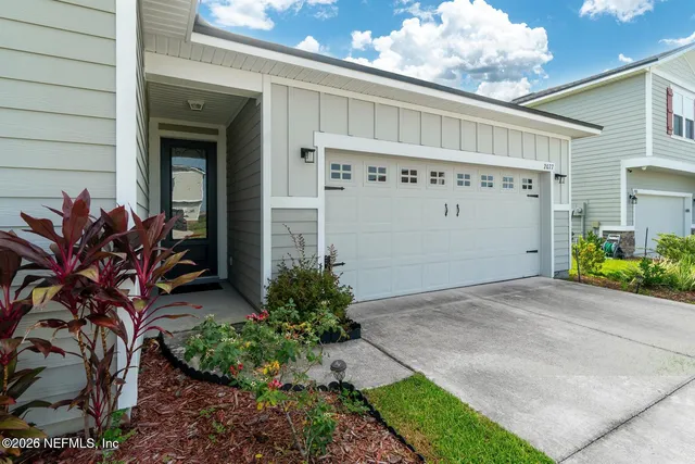 $2,300 | 2077 Amberly Drive, Middleburg, FL 32068