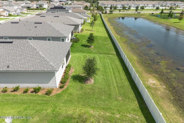 $2,300 | 2077 Amberly Drive, Middleburg, FL 32068