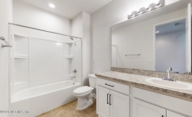 $2,300 | 2077 Amberly Drive, Middleburg, FL 32068