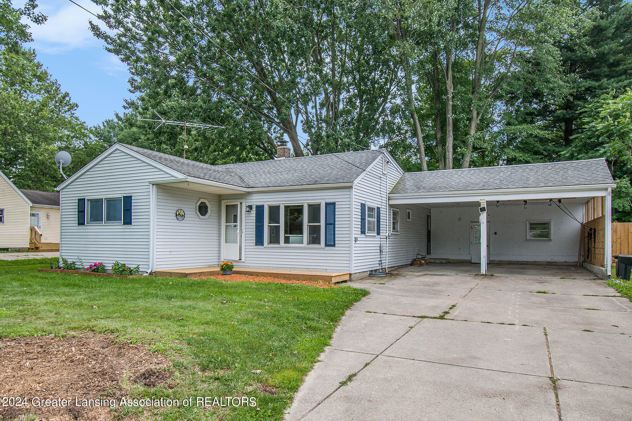 6252 Hilliard Road Lansing, MI 48911 - Photo 21 of 23 Front