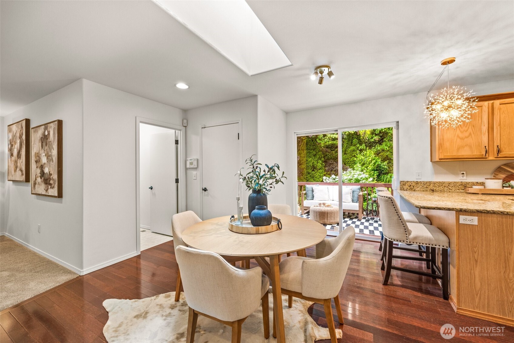 4635 Seahurst Avenue Everett, WA 98203 - Photo 12 of 36