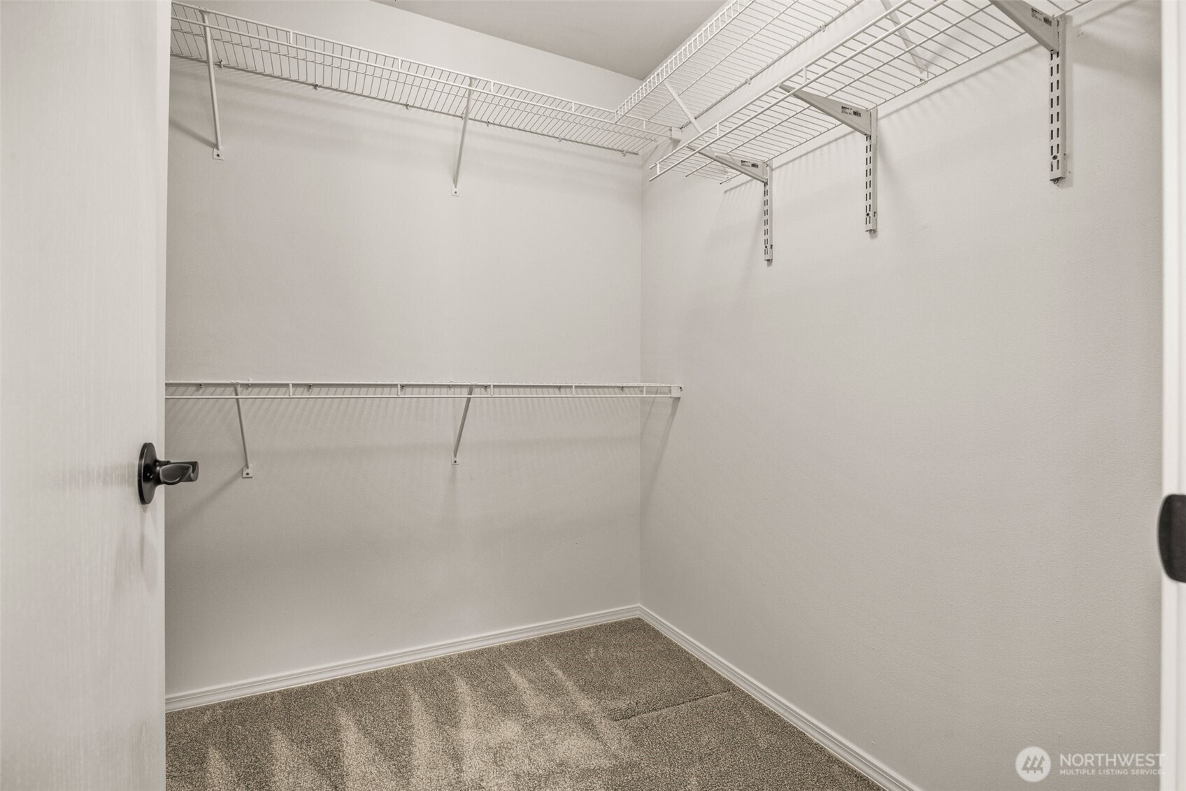 4635 Seahurst Avenue Everett, WA 98203 - Photo 18 of 36