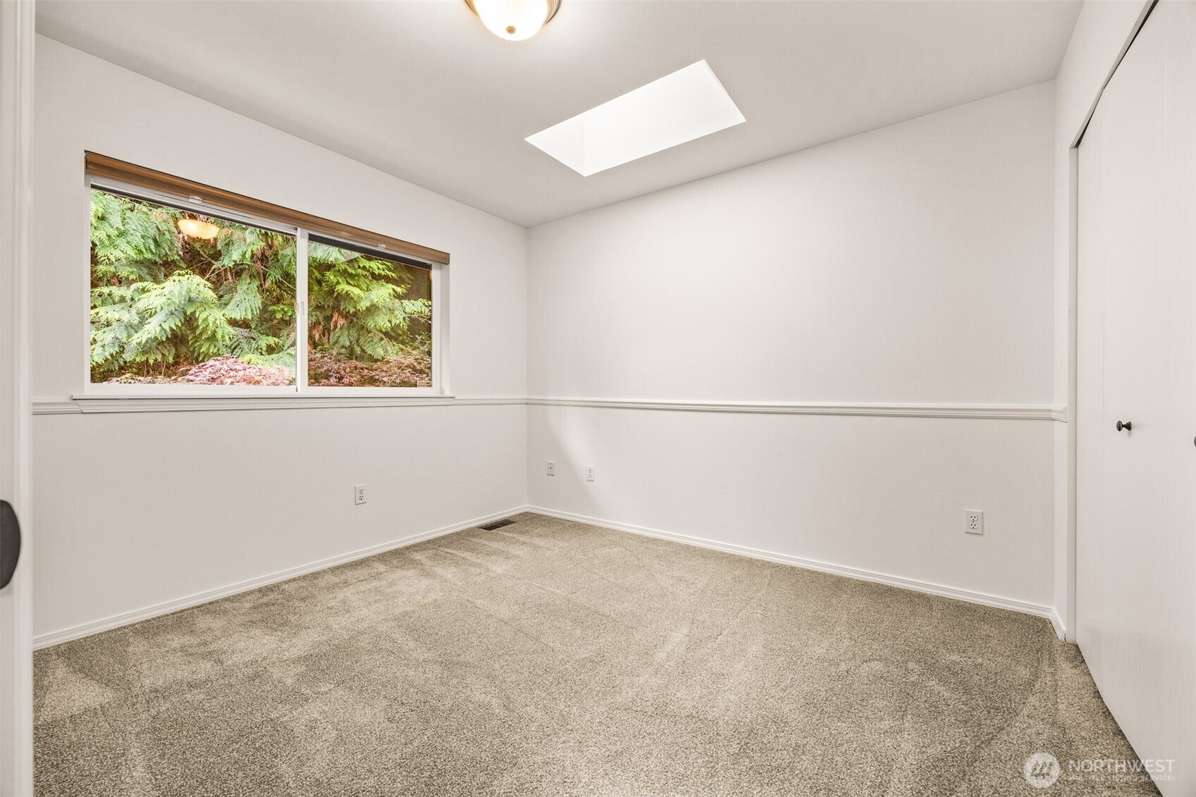 4635 Seahurst Avenue Everett, WA 98203 - Photo 30 of 36