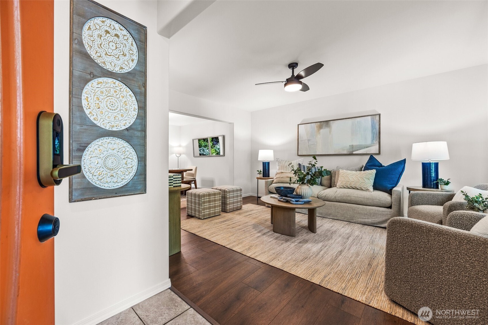 4635 Seahurst Avenue Everett, WA 98203 - Photo 5 of 36