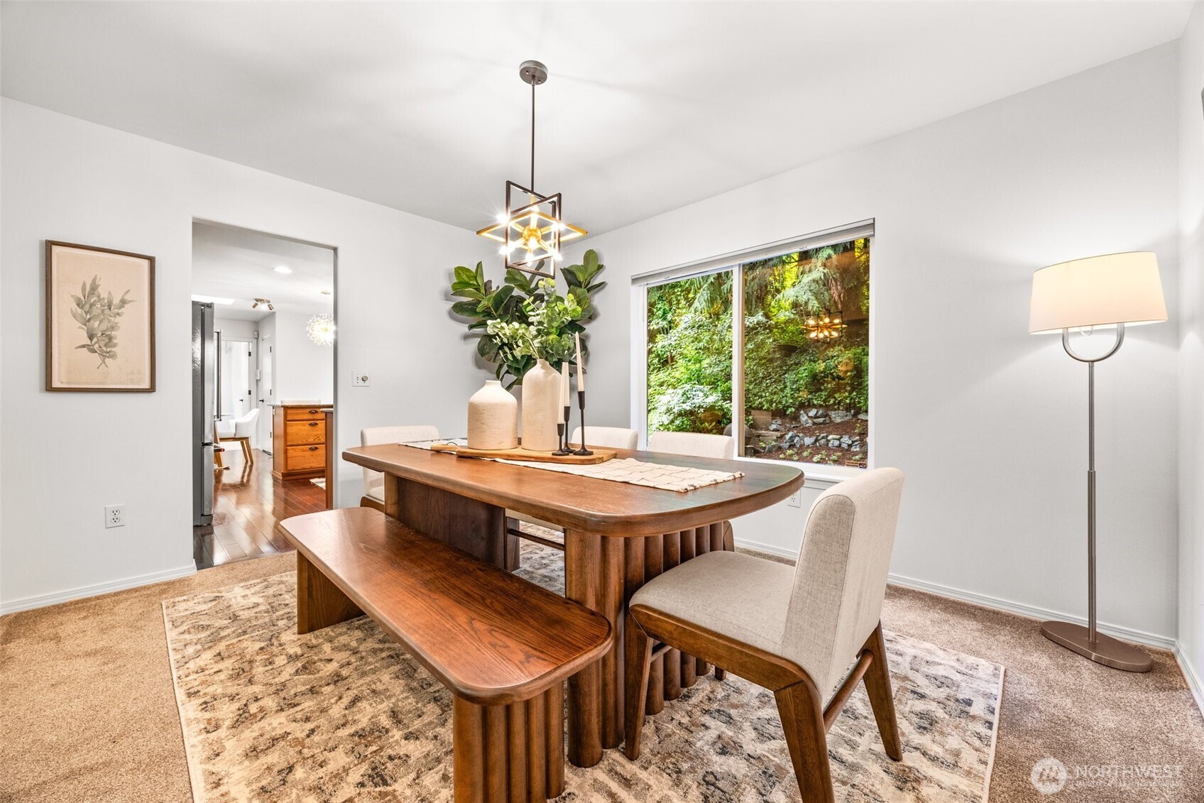 4635 Seahurst Avenue Everett, WA 98203 - Photo 7 of 36