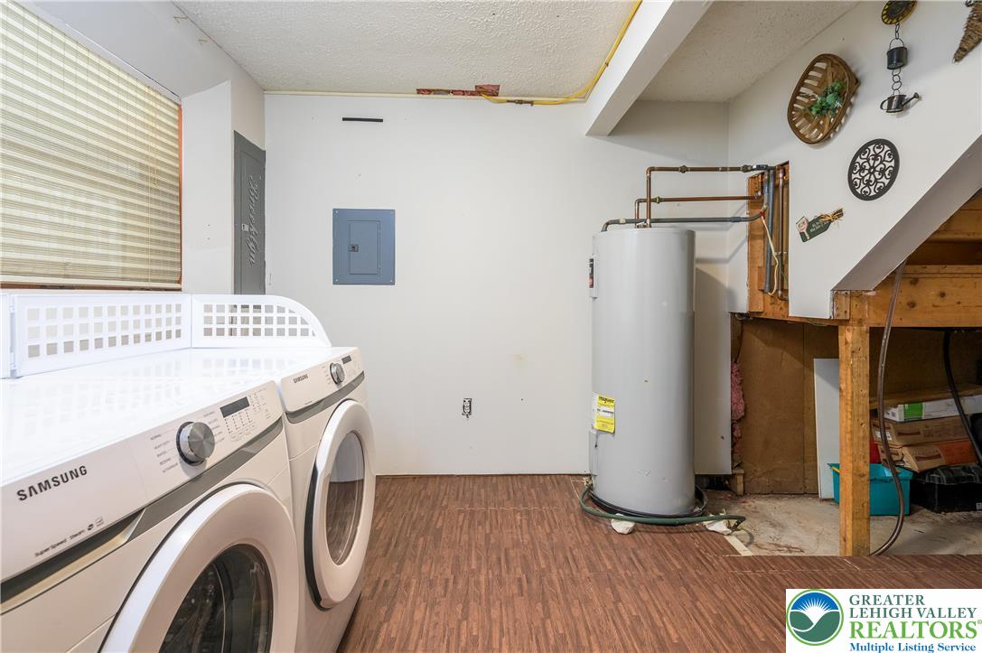 169 Shiny Mountain Road Greentown, PA 18426 - Photo 31 of 54 a view of a hallway with washer and dryer
