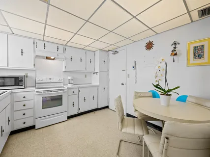 $899,000 | 3550 Galt Ocean Drive, Unit 1011, Fort Lauderdale, FL 33308