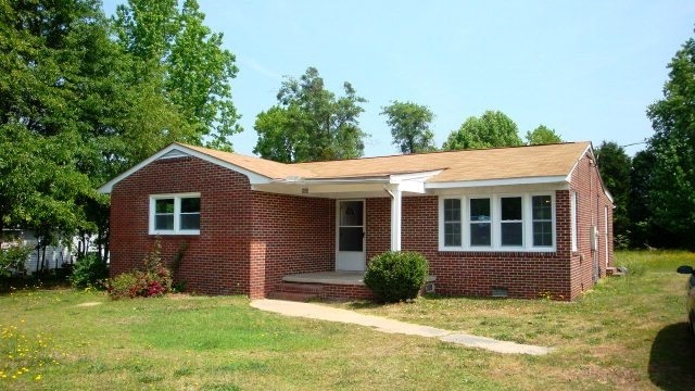 905 Brock Street Rockingham, NC 28379 - Photo 1 of 8 Primary Photo
