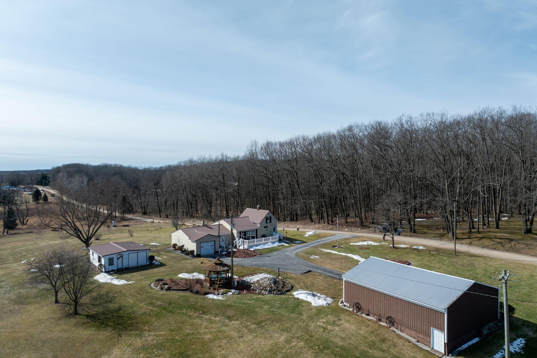 2171 South Wyman Road Remus, MI 49340 - Photo 2 of 37 29-web-or-mls-DJI_0854-Edit