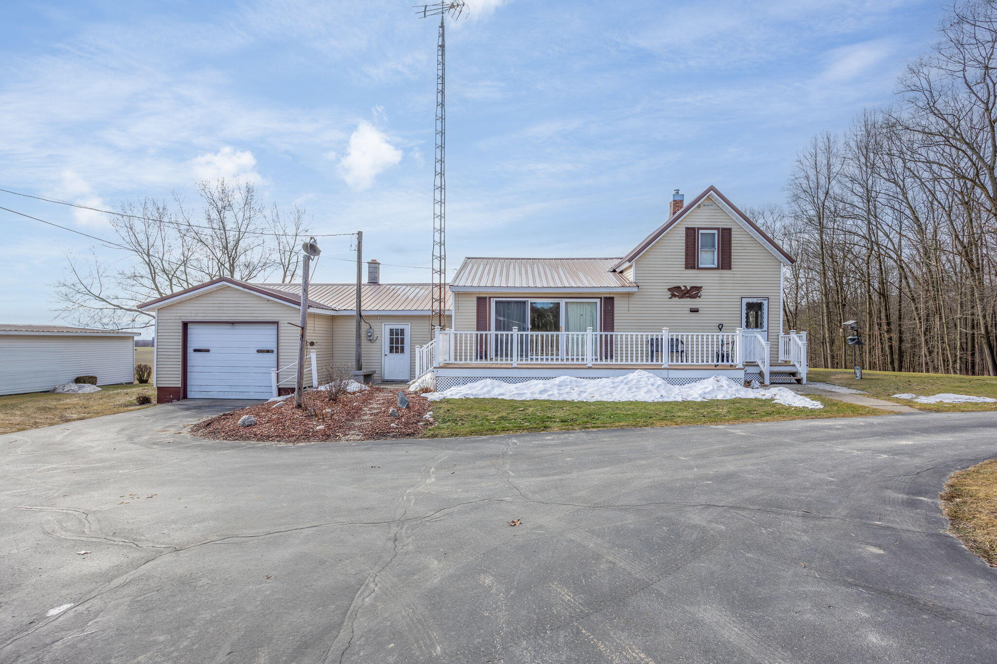 2171 South Wyman Road Remus, MI 49340 - Photo 30 of 37 5-web-or-mls-3Y2A5423-Enhanced-NR-Edit