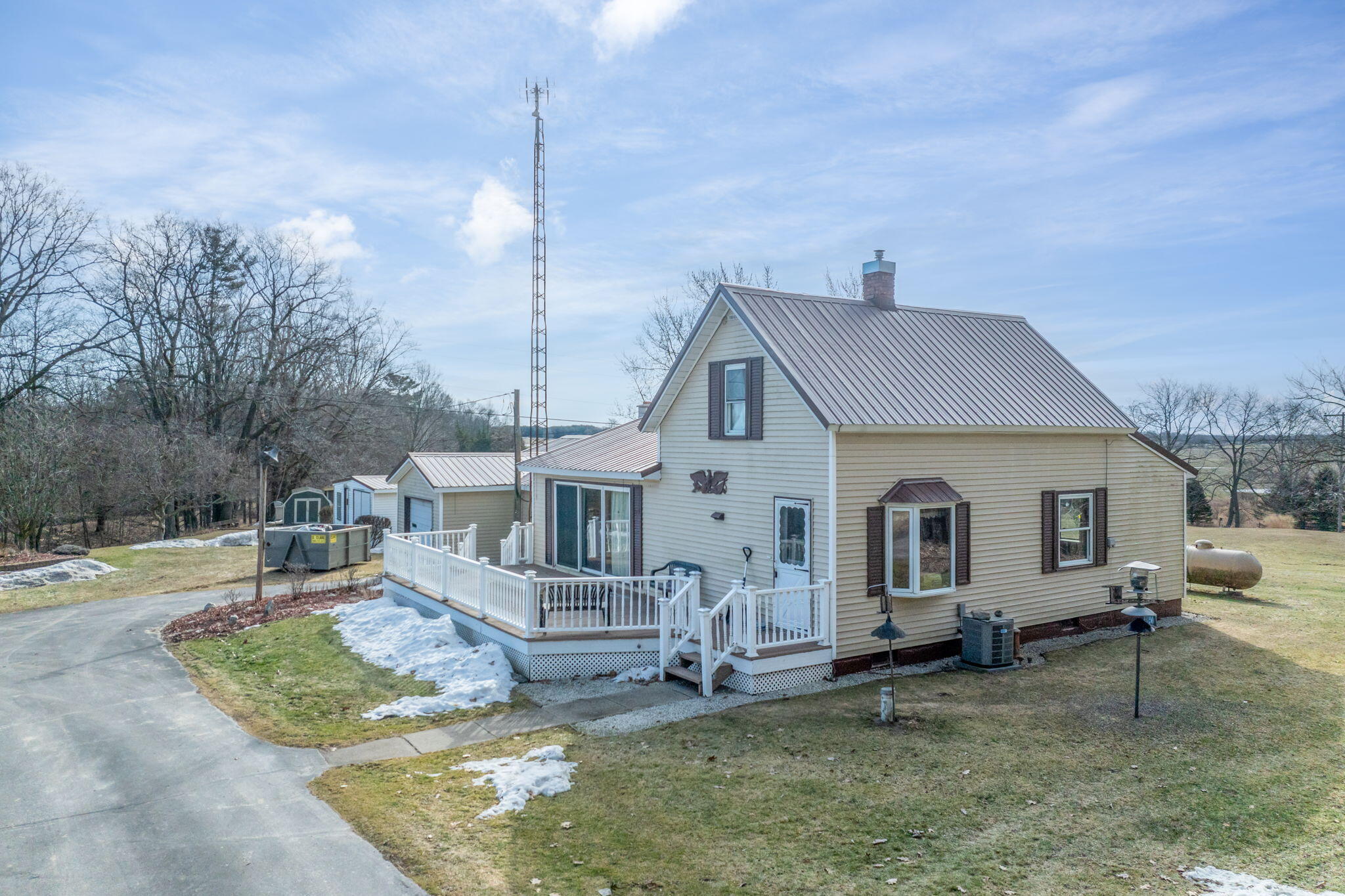 2171 South Wyman Road Remus, MI 49340 - Photo 4 of 37 27-web-or-mls-DJI_0779-Edit